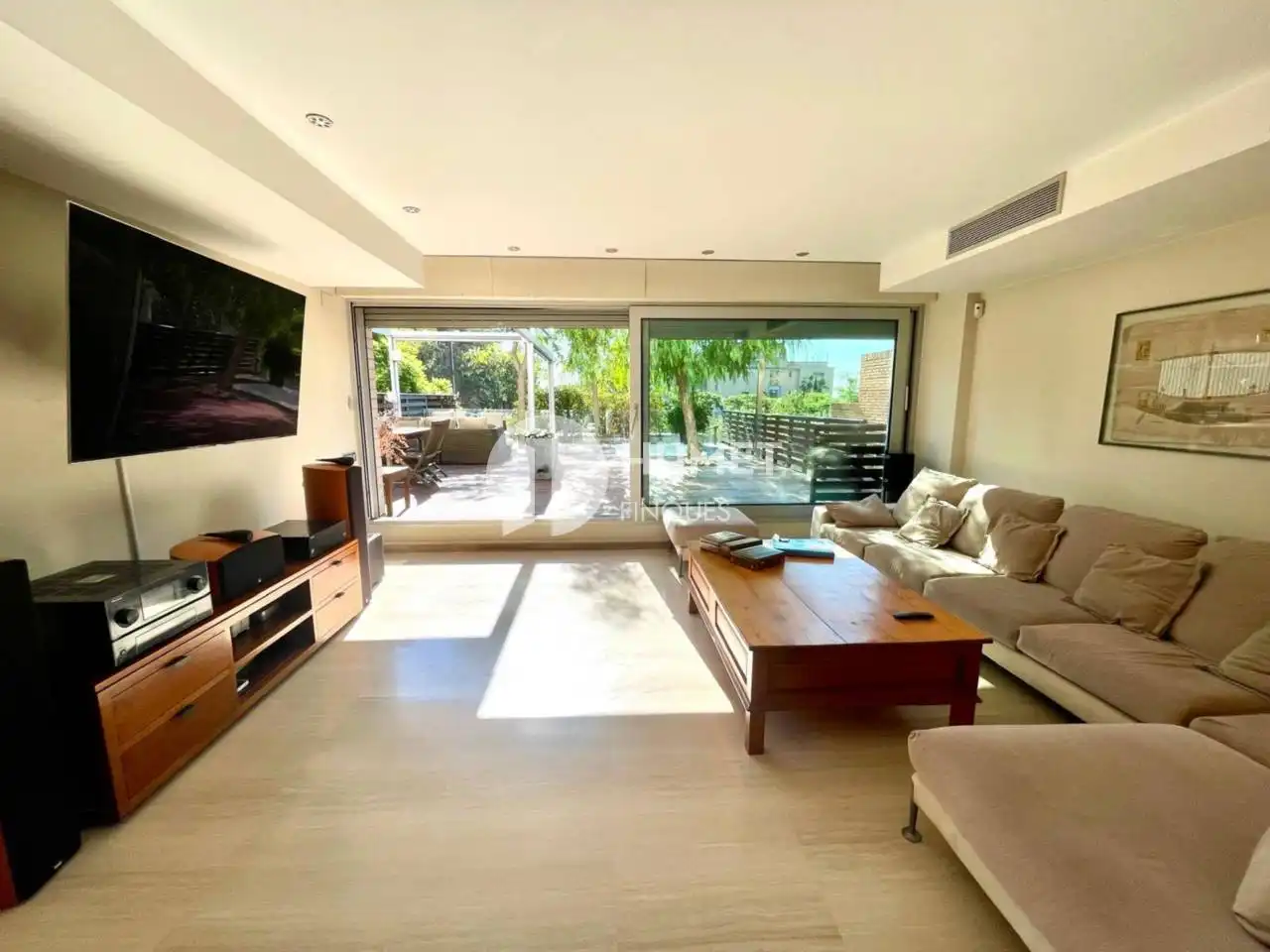 Sala de estar de Casa o chalet en venta en Barcelona con Aire acondicionado, Calefacción y Jardín privado