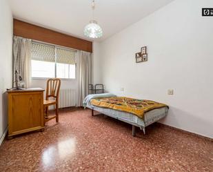 Bedroom of Flat to share in  Valencia Capital  with Air Conditioner and Terrace