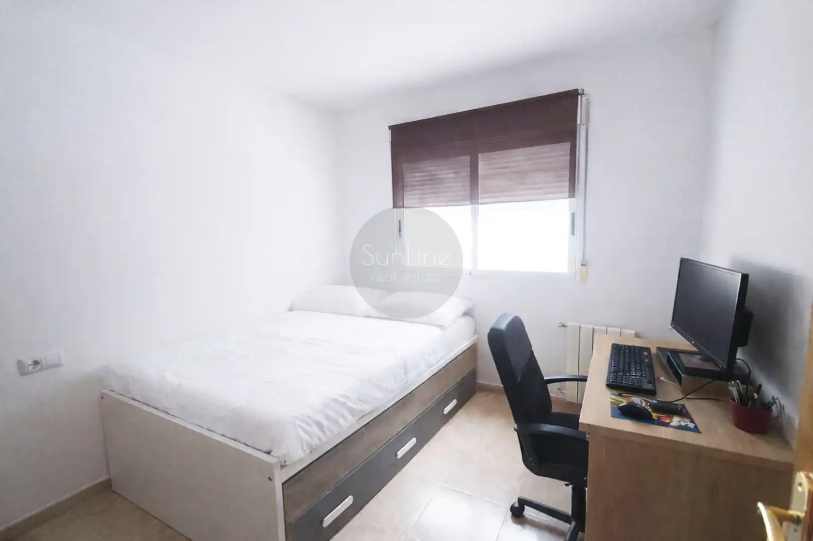 Bedroom of Houses for sale in La Pobla de Vallbona  with Air Conditioner, Private garden and Terrace