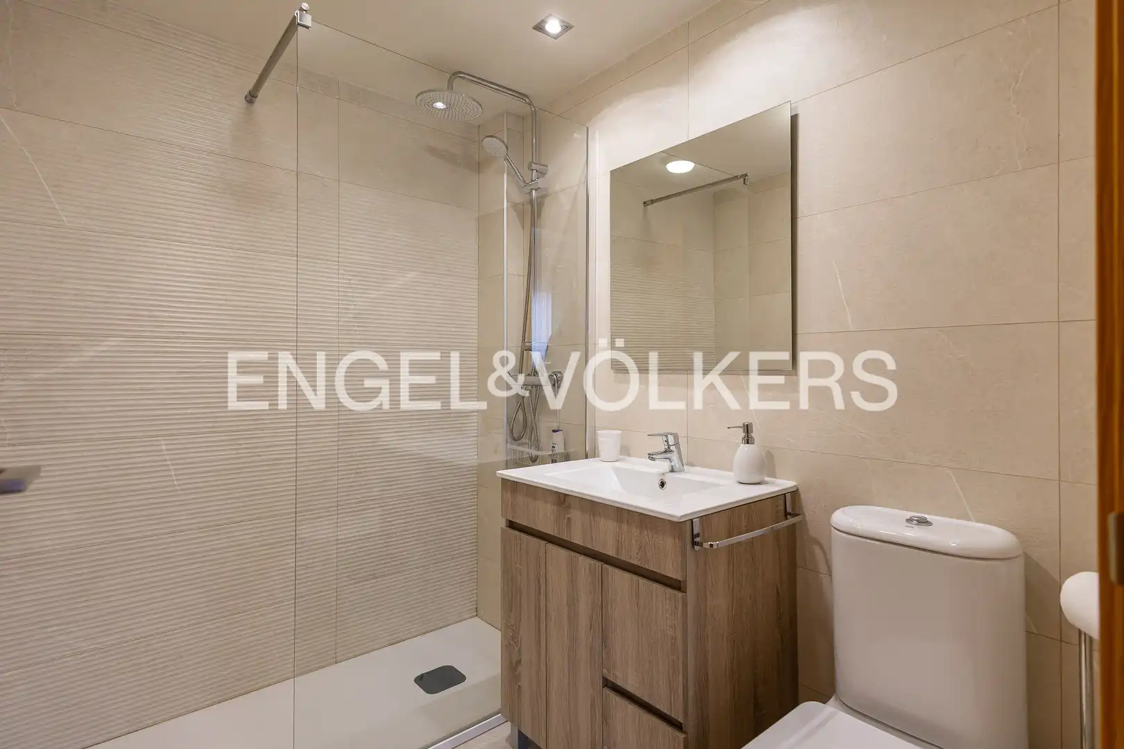 Baño de Casa o chalet en venta en Venturada con Aire acondicionado, Calefacción y Jardín privado