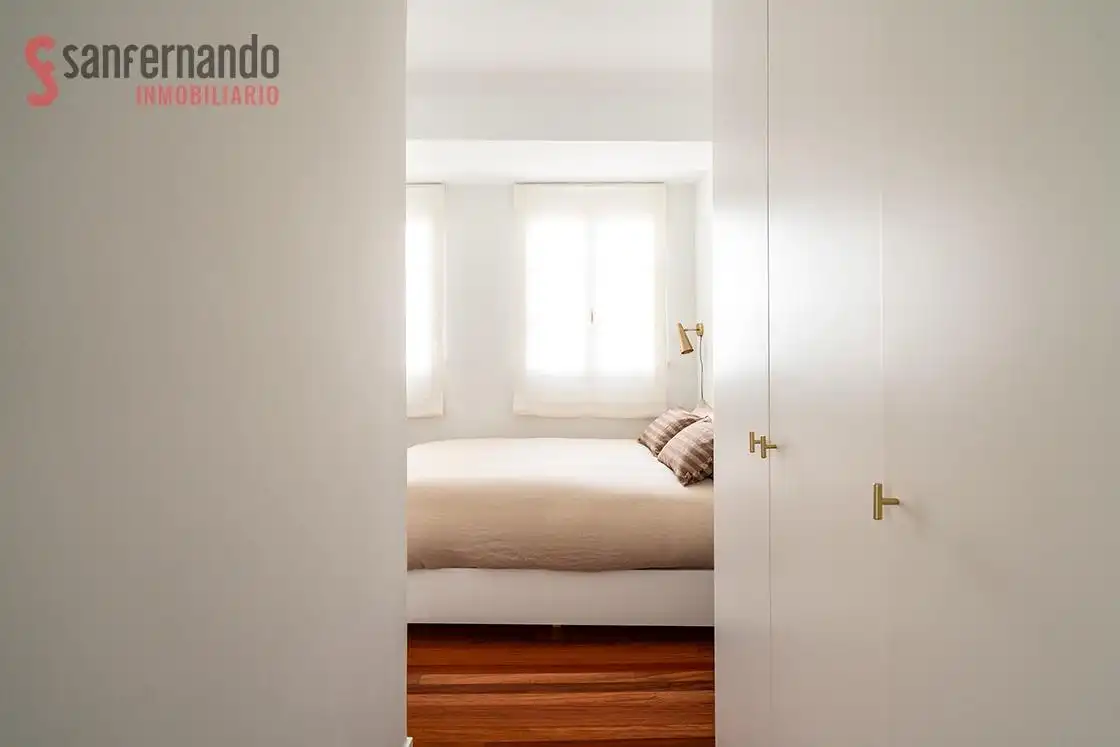 Habitación de Apartamento en venta en Santander con Calefacción y Parquet