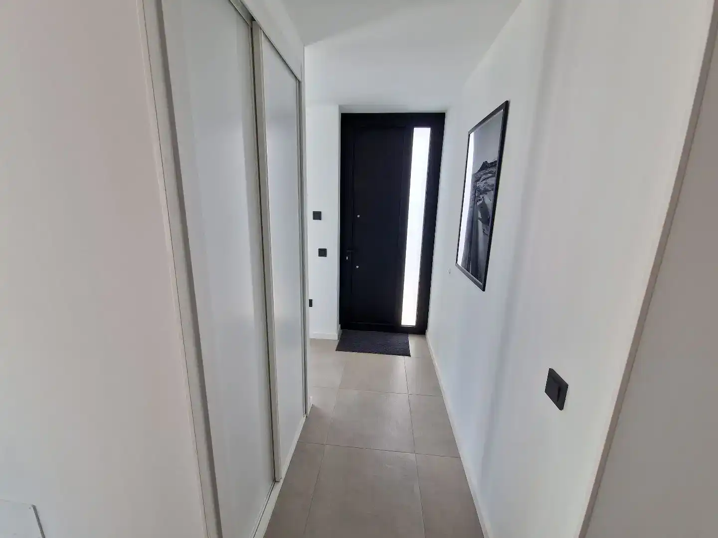 Wohnung zum Verkauf in La Oliva mit Klimaanlage, Privatgarten und Schwimmbad