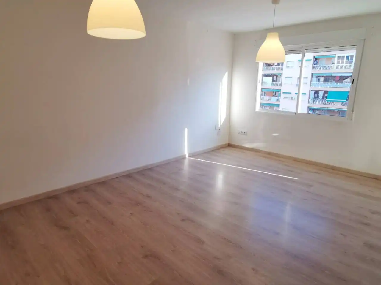 Wohnzimmer von Wohnung zur Miete in Valencia mit Balkon
