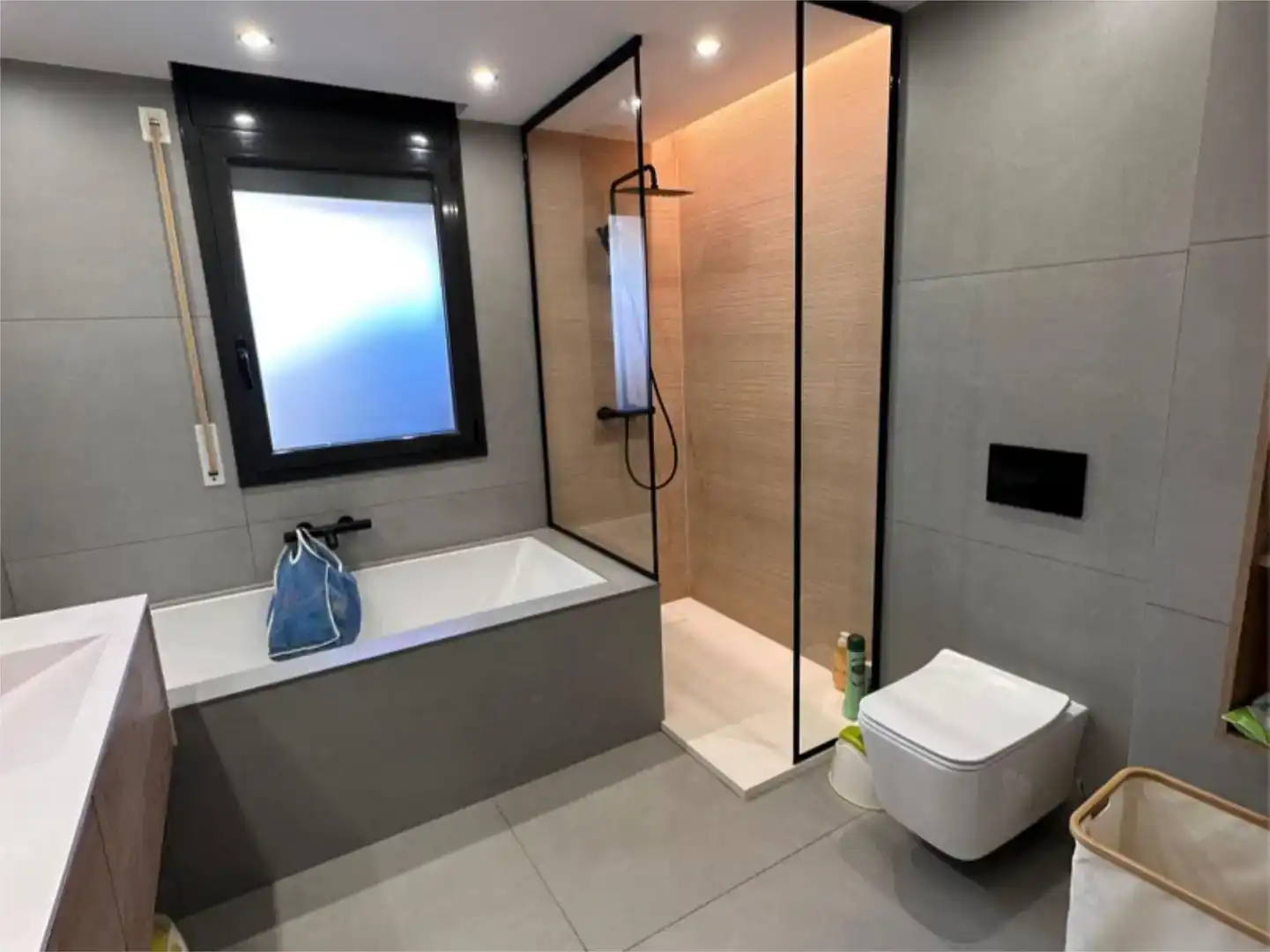 Bany de Pis en venda en Alpicat amb Aire condicionat, Jardí privat i Parquet