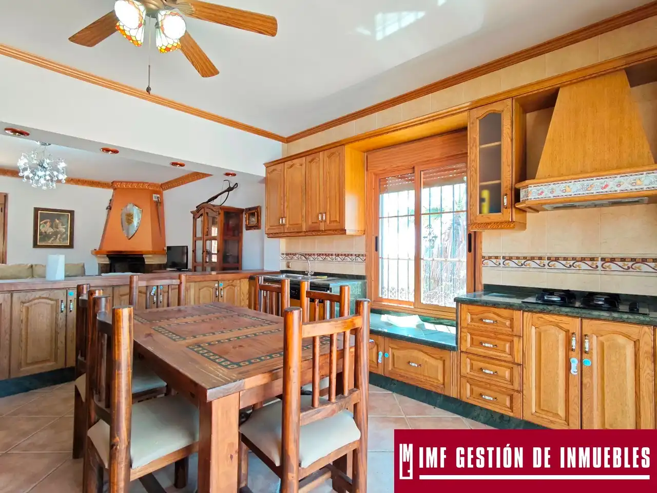 Cuina de Casa o xalet en venda en Canillas de Aceituno amb Terrassa, Piscina i Moblat