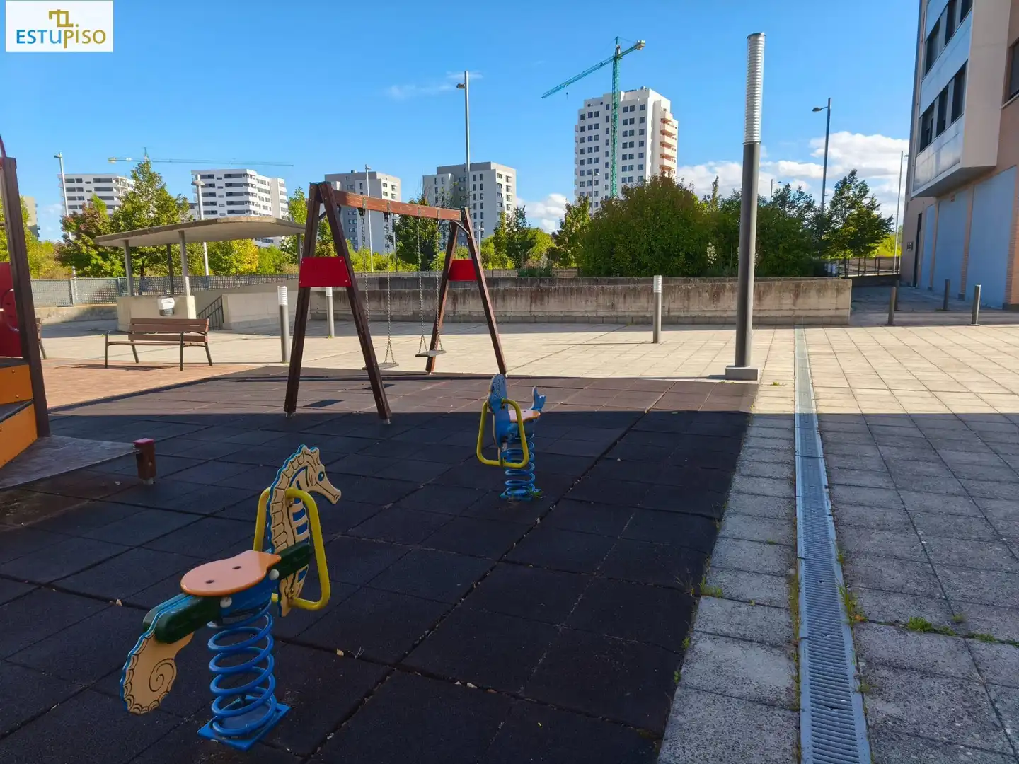 Parking de Piso en venta en Vitoria - Gasteiz con Calefacción, Jardín privado y Terraza