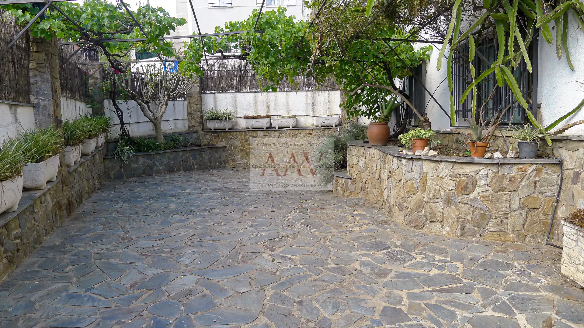 Terraza de Casa o chalet en venta en Cerdanyola del Vallès con Calefacción, Jardín privado y Terraza