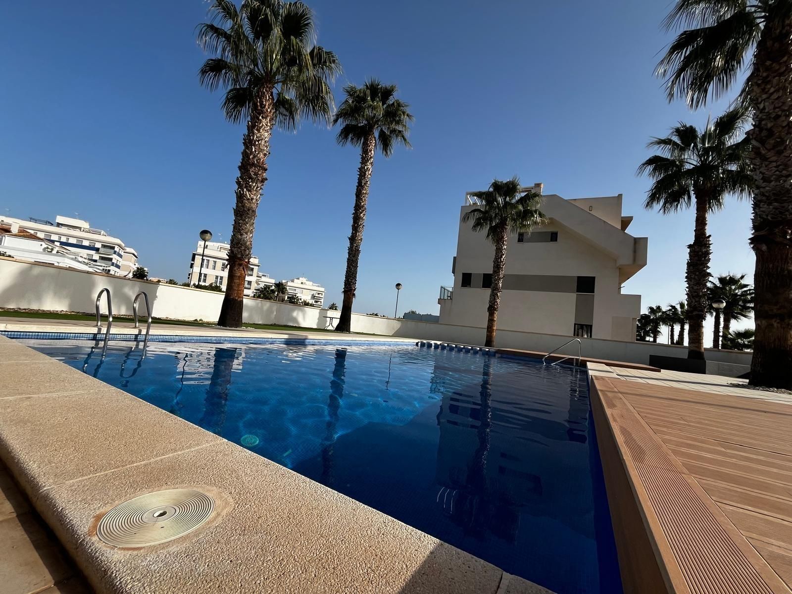 Piscina de Planta baixa en venda en Orihuela amb Aire condicionat, Terrassa i Traster