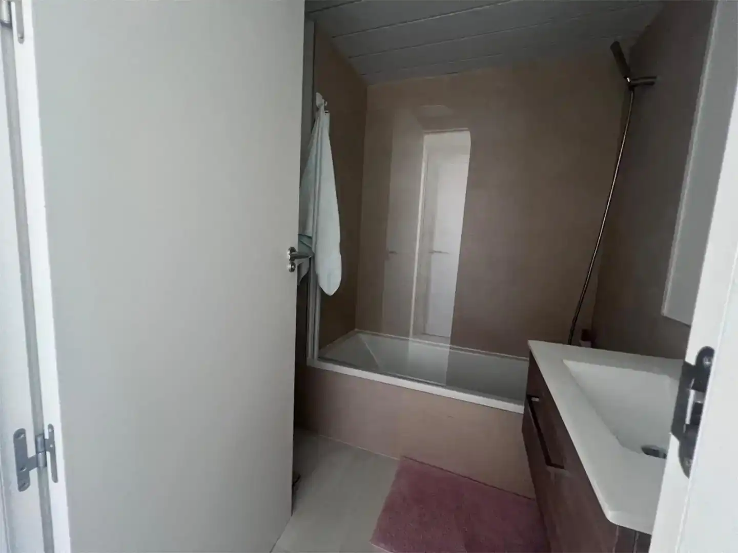 Badezimmer von Wohnung zur Miete in Estepona mit Klimaanlage, Möbliert und Ofen