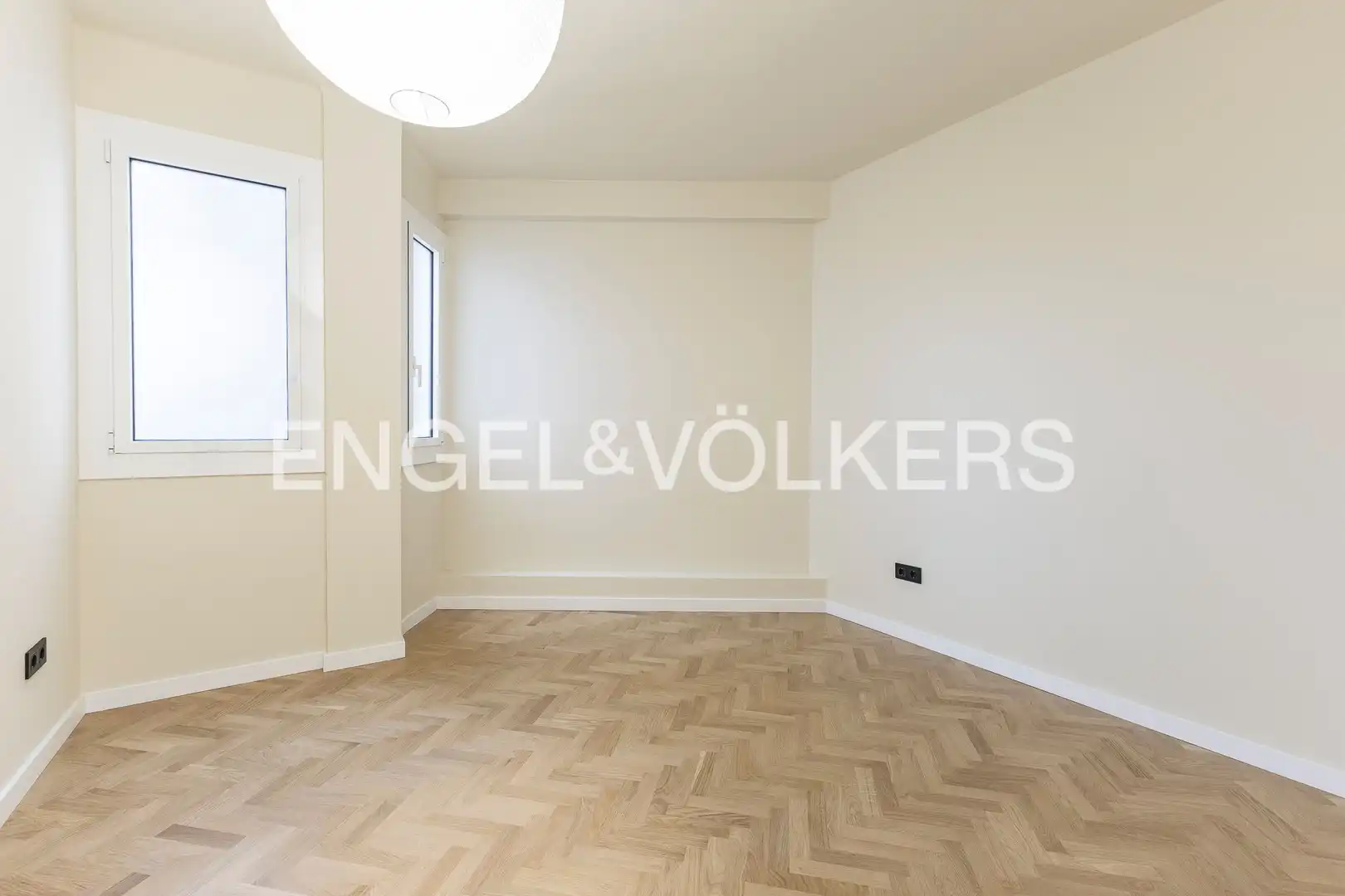 Bedroom of Flat for sale in Barcelona  with Air Conditioner, Heating and Parquet flooring