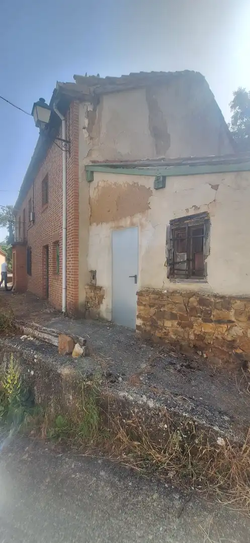 Vista exterior de Casa o chalet en venta en Barruelo de Santullán