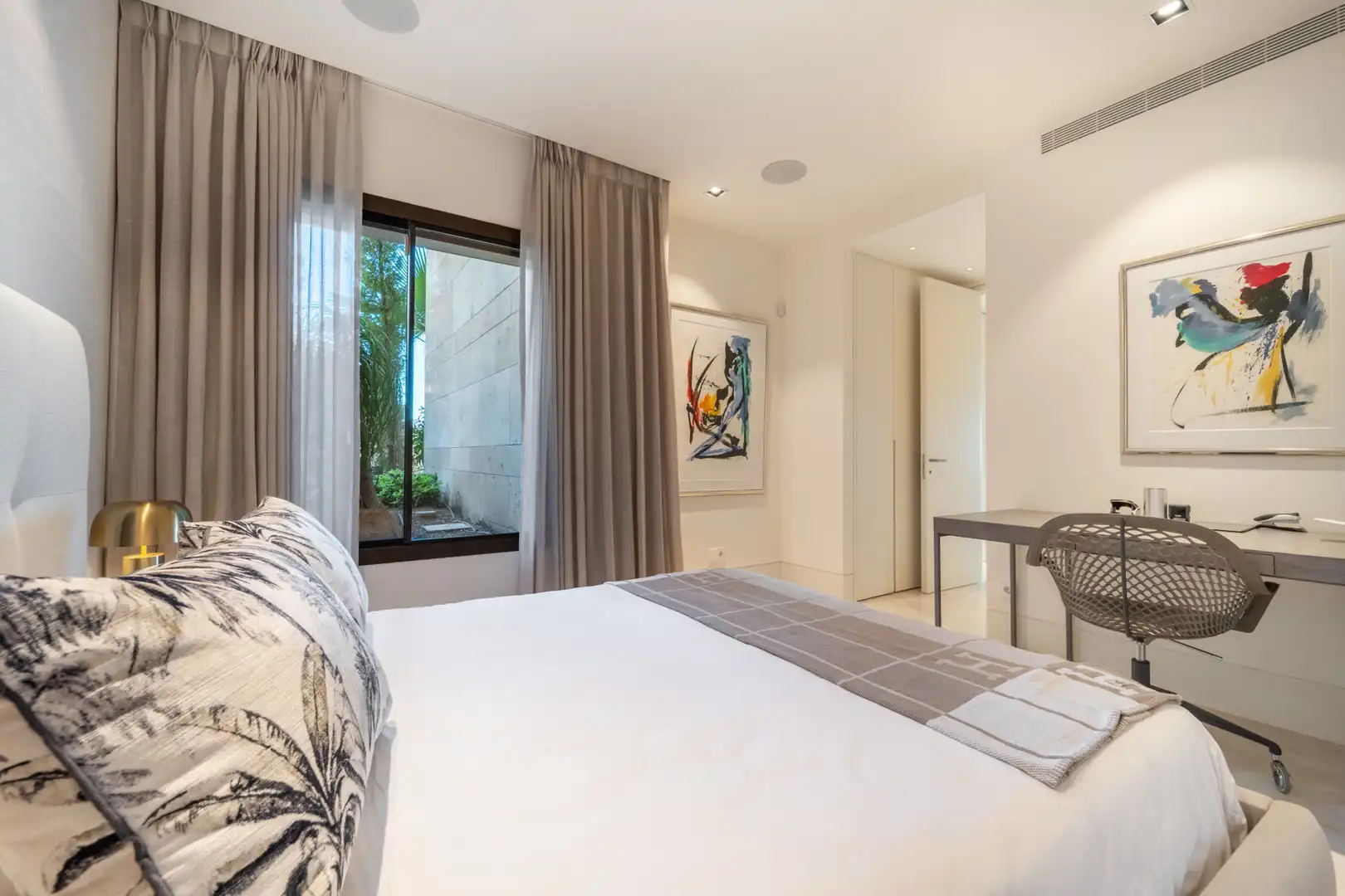 Habitación de Apartamento en venta en Benahavís con Aire acondicionado, Terraza y Trastero