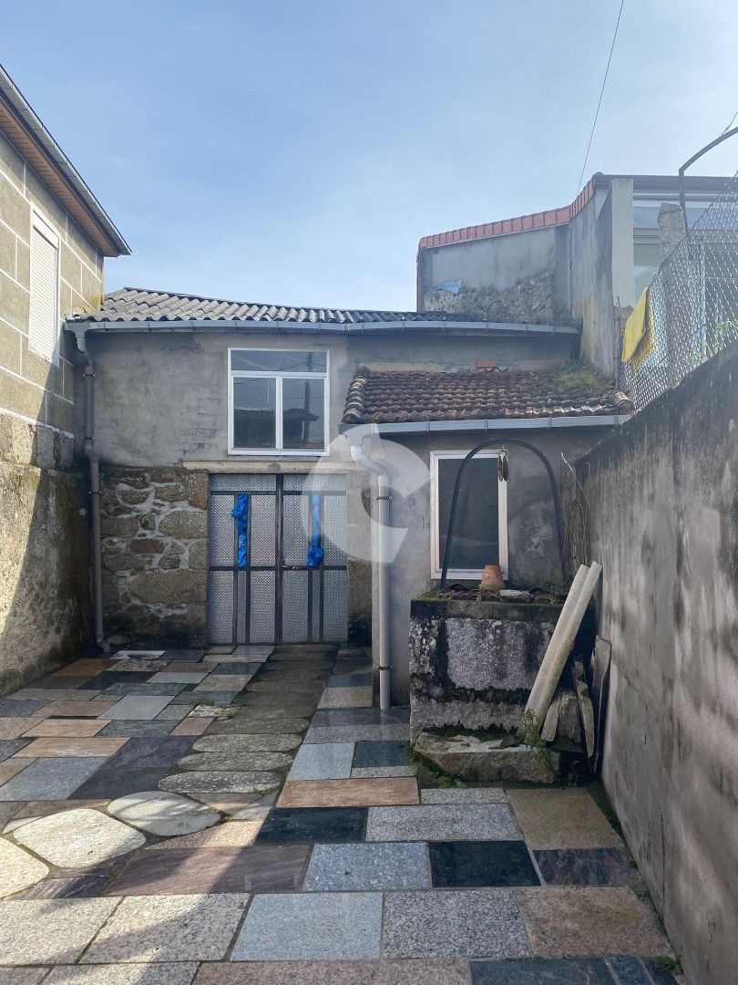 Vista exterior de Casa adosada en venta en San Cibrao das Viñas con Jardín privado