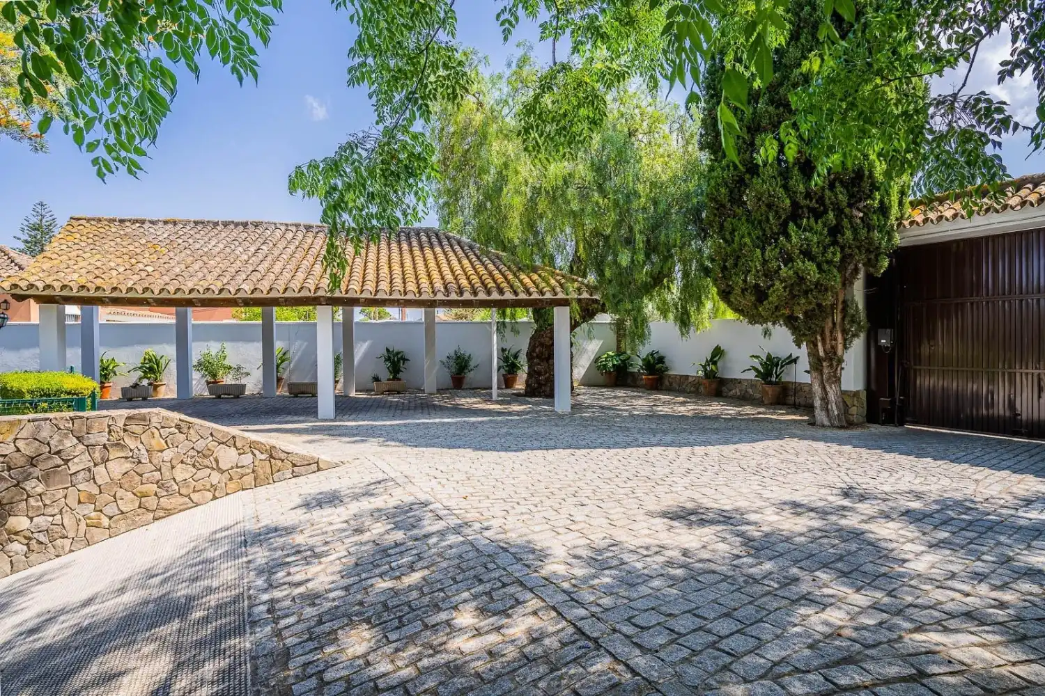 Garden of Houses for sale in Chiclana de la Frontera  with Air Conditioner, Private garden and Storage room