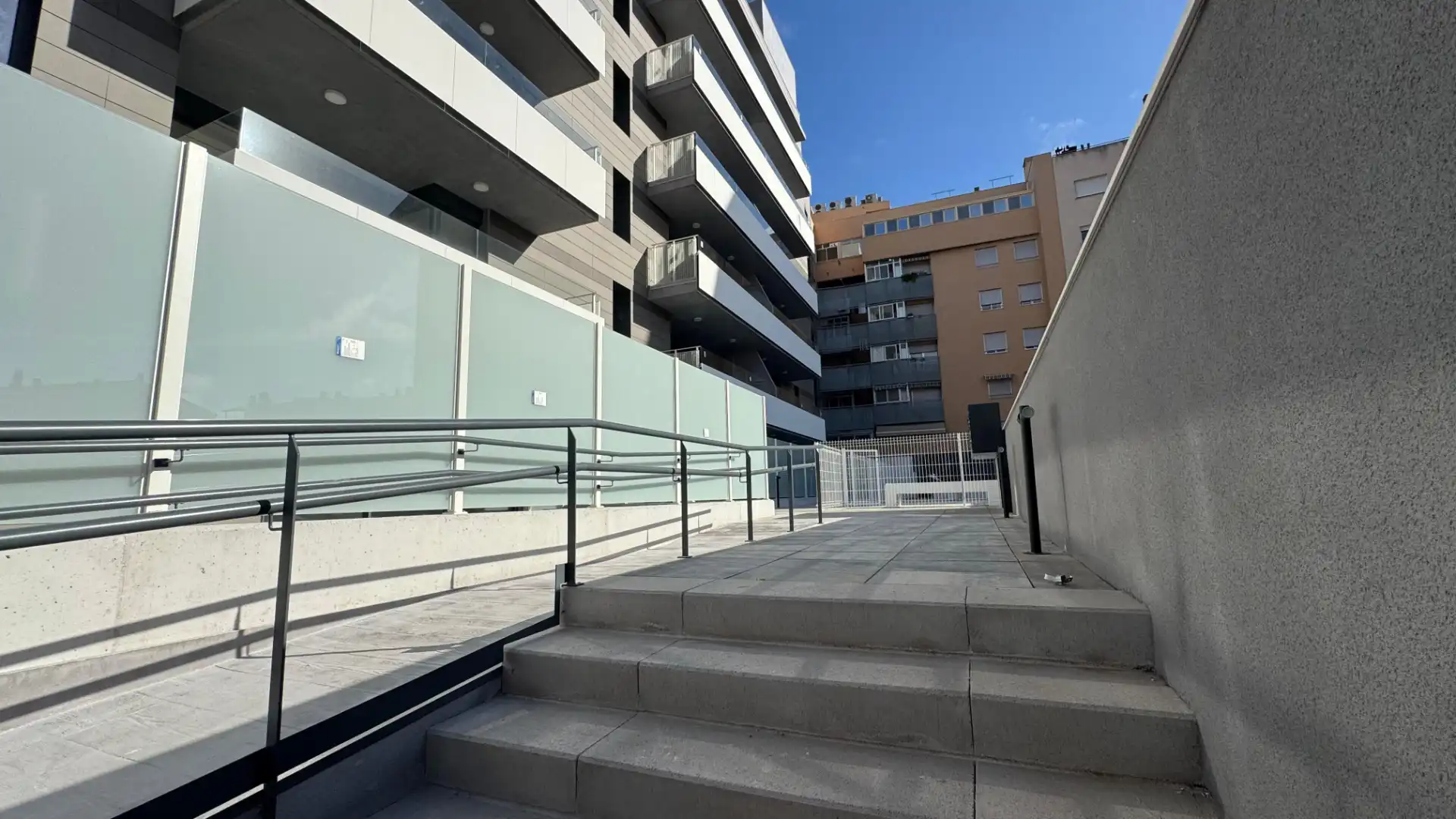 Vista exterior de Àtic en venda en Murcia amb Aire condicionat, Calefacció i Jardí privat