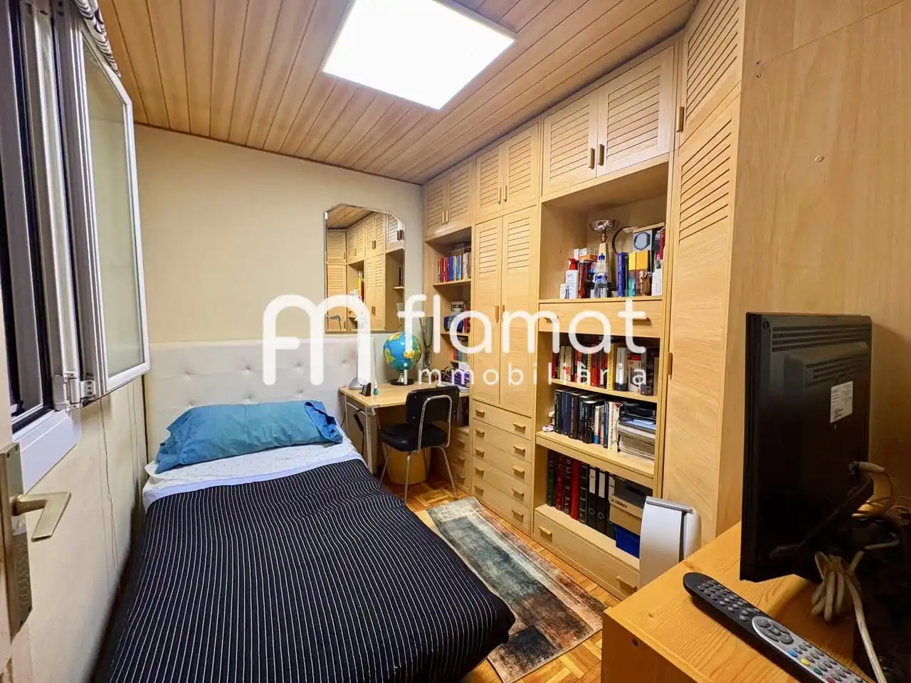 Schlafzimmer von Maisonette zum Verkauf in Barcelona mit Klimaanlage und Terrasse