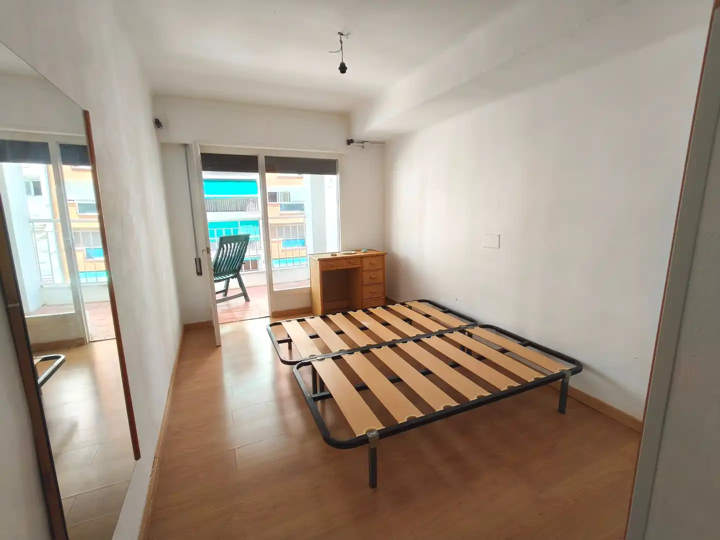 Dormitori de Pis en venda en Calella amb Parquet, Terrassa i Forn