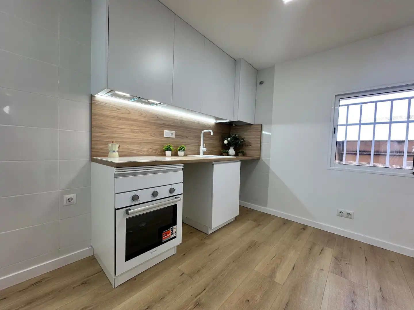 Cocina de Apartamento en venta en Barcelona con Alarma