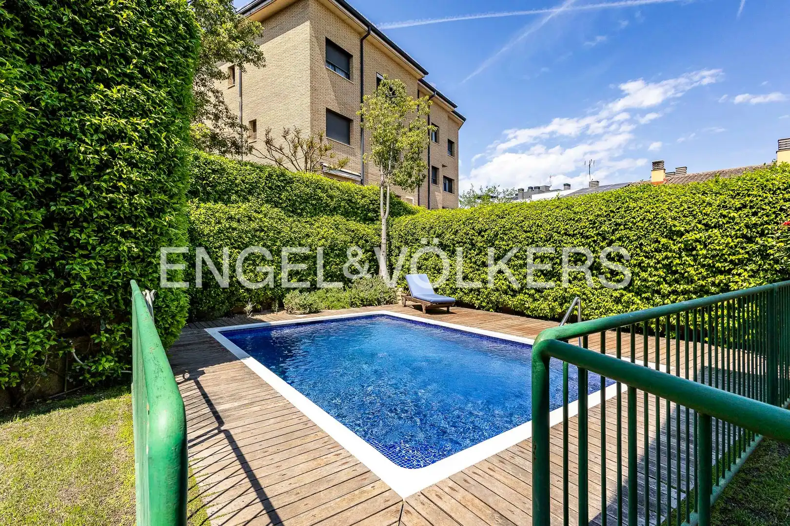 Piscina de Casa o chalet en venta en Sant Cugat del Vallès con Aire acondicionado, Calefacción y Jardín privado
