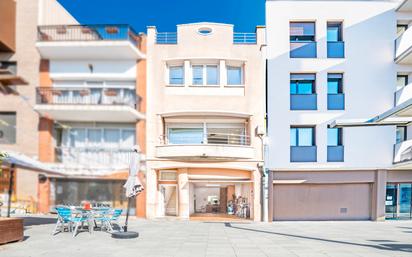 Exterior view of Single-family semi-detached for sale in Santa Perpètua de Mogoda  with Air Conditioner, Heating and Private garden