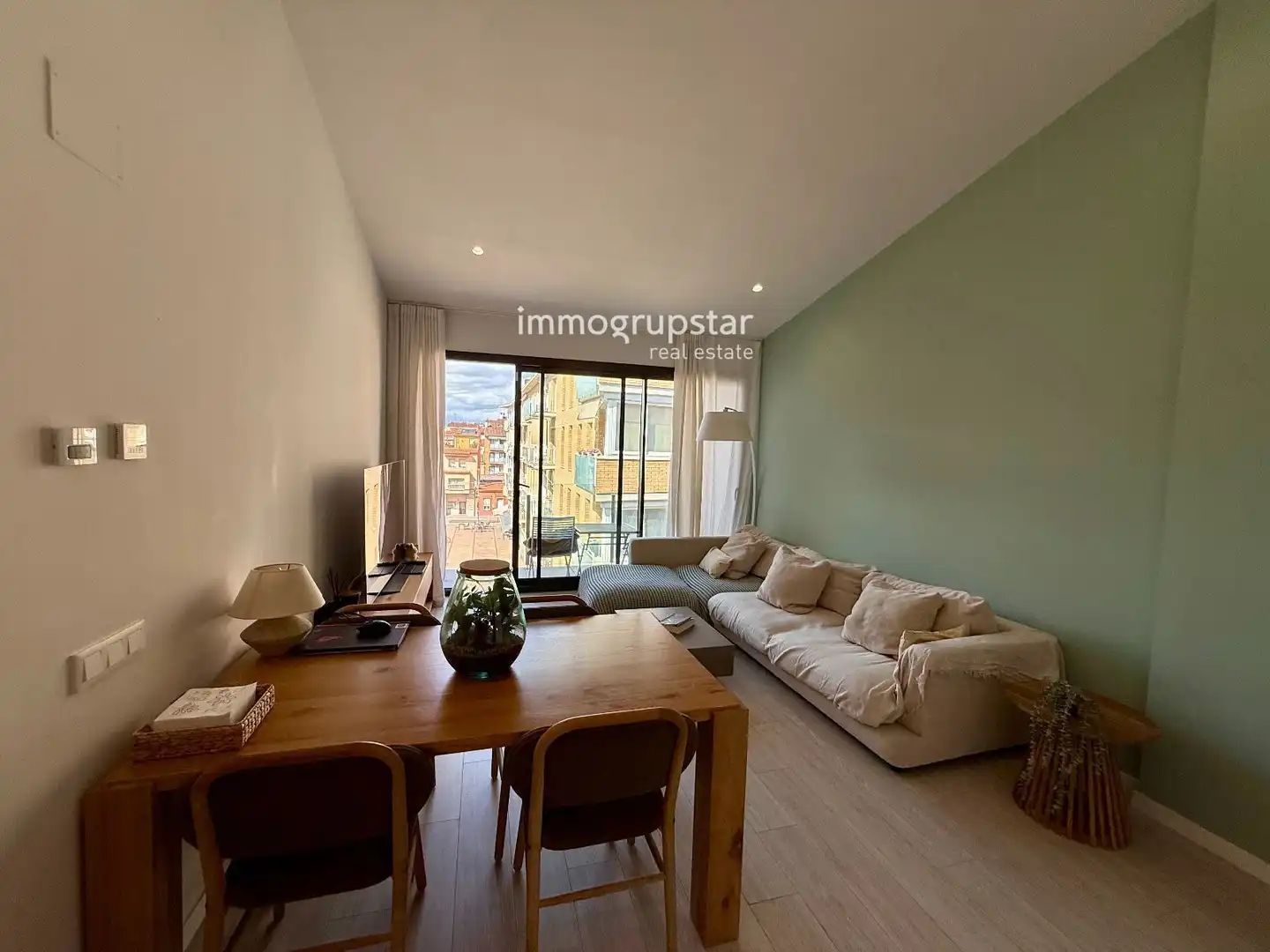 Attic for sale in Santiago, 22, Eixample Sud – Migdia