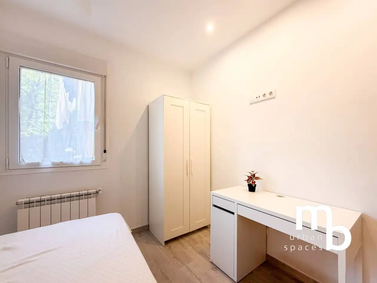 Schlafzimmer von Wohnung zur Miete in Madrid mit Klimaanlage, Heizung und Möbliert