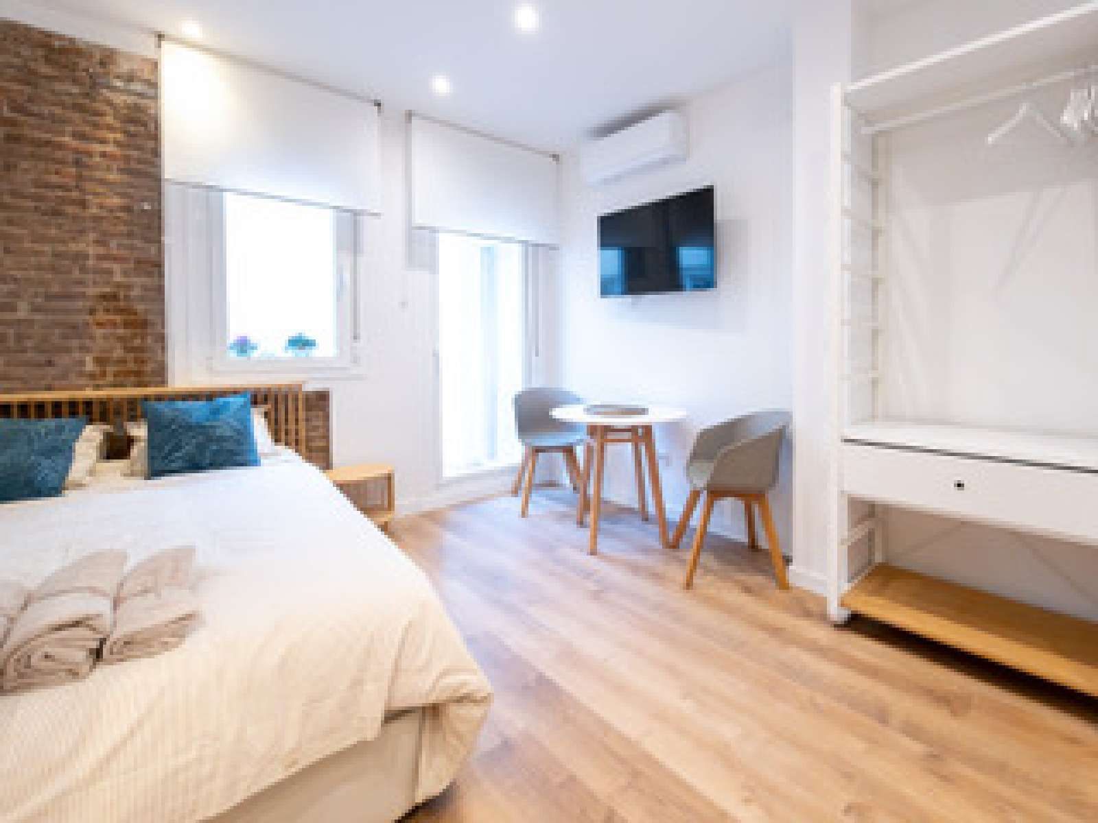 Dormitori de Estudi per a compartir en  Madrid Capital amb Aire condicionat i Terrassa