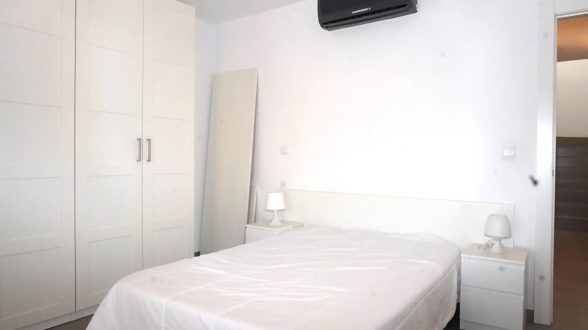 Dormitori de Àtic de lloguer en Motril amb Aire condicionat, Terrassa i Moblat