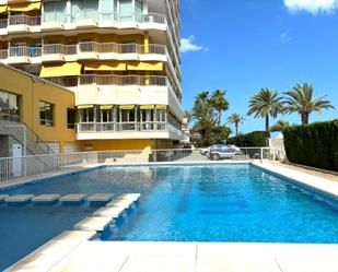 Piscina de Apartament de lloguer en Santa Pola amb Aire condicionat, Terrassa i Balcó