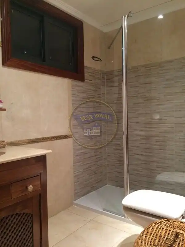Baño de Piso en venta en Vigo  con Calefacción, Jardín privado y Parquet