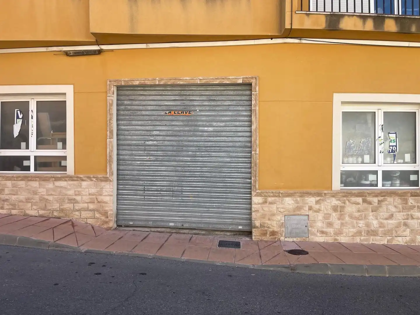 Local comercial en venta en Calle del Doctor Salcedo 65, imagen 4