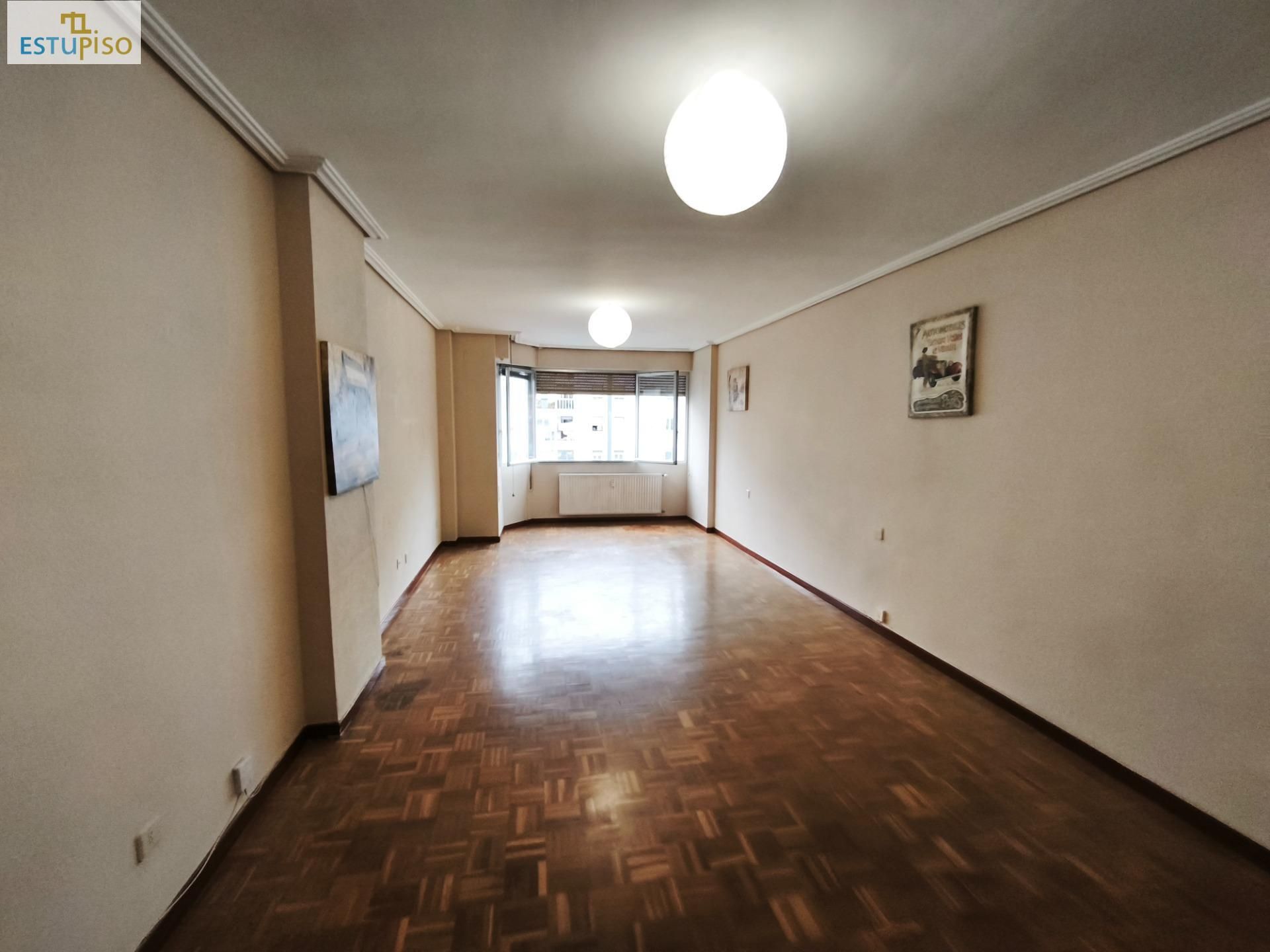 Sala de estar de Piso en venta en Vitoria - Gasteiz con Parquet, Terraza y Trastero