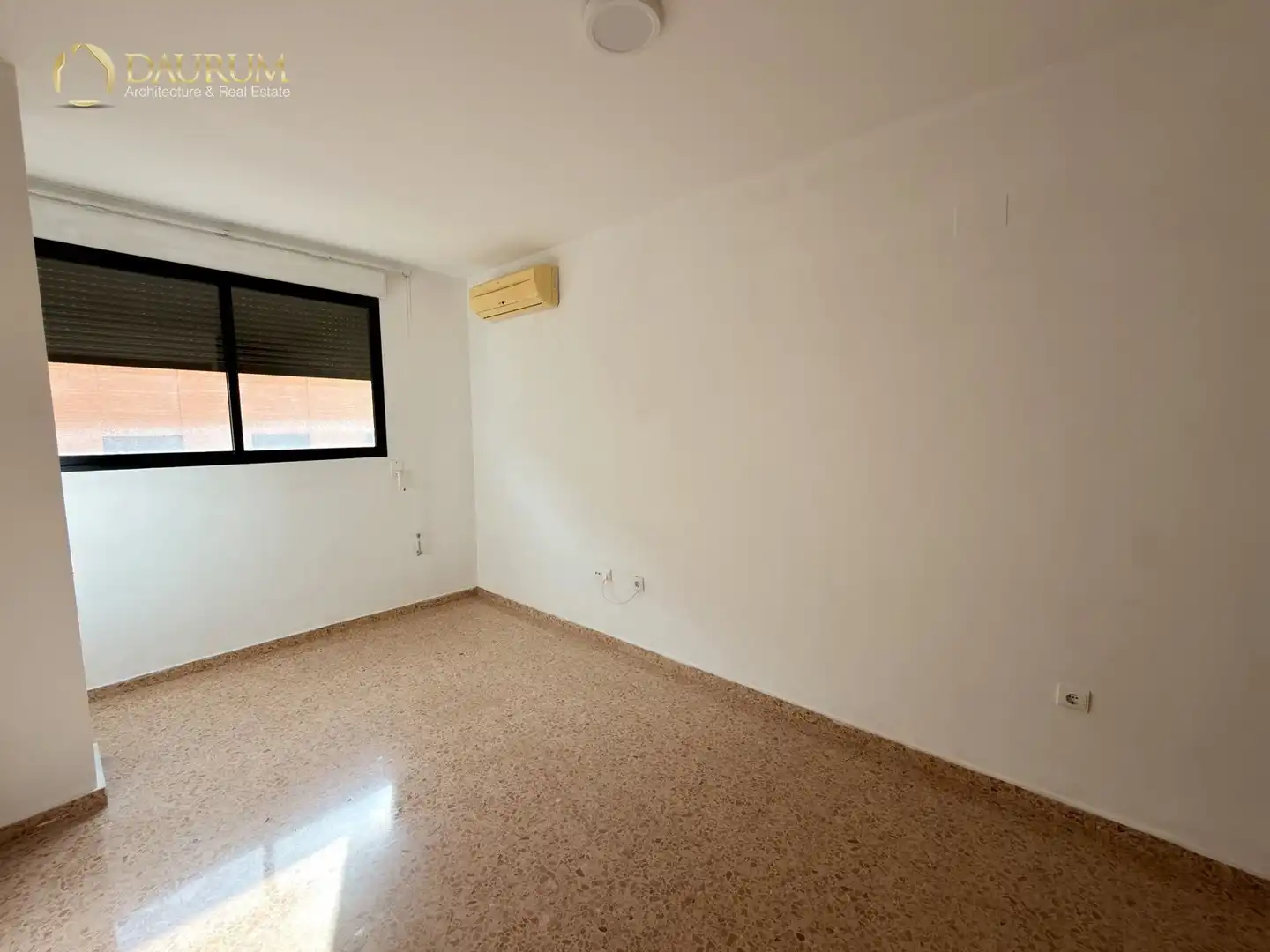 Flat for sale in Casc Urbà