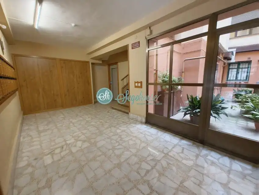 Piso en venta en Segovia con Calefacción, Parquet y Trastero