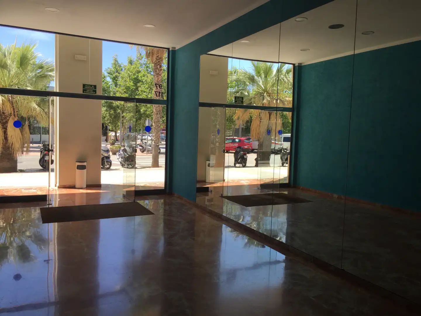 Büro zur Miete in Cornellà de Llobregat mit Klimaanlage, Heizung und Internet