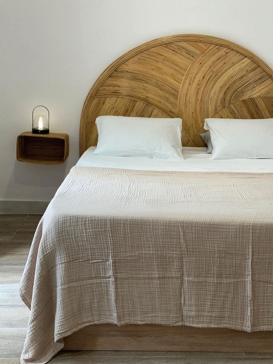 Habitación de Piso de alquiler en  Madrid Capital con Calefacción, Jardín privado y Amueblado