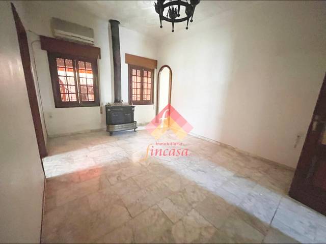 Casa-chalet en Venta en Centro