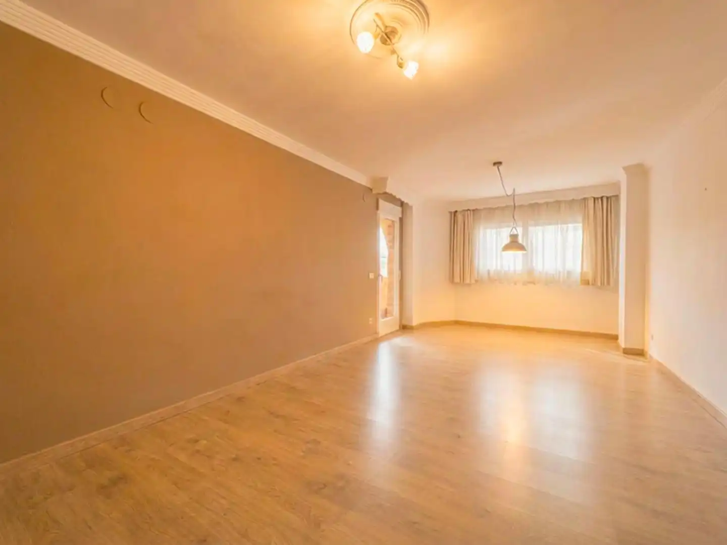 Sala de estar de Piso en venta en Estepona con Terraza y Balcón