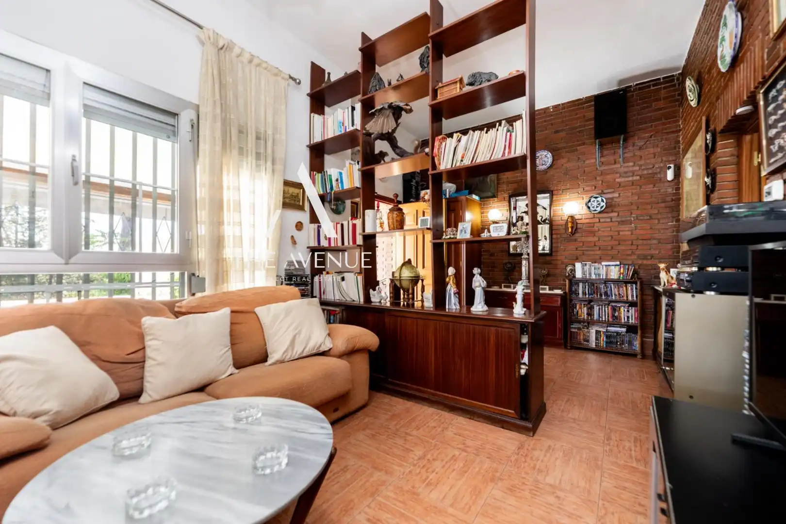 Sala d'estar de Casa o xalet en venda en Boadilla del Monte amb Calefacció, Jardí privat i Terrassa