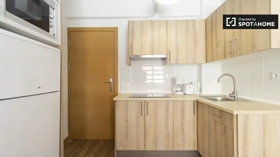 Kitchen of Flat for rent in Madrid  with Air Conditioner, Heating and Furnished