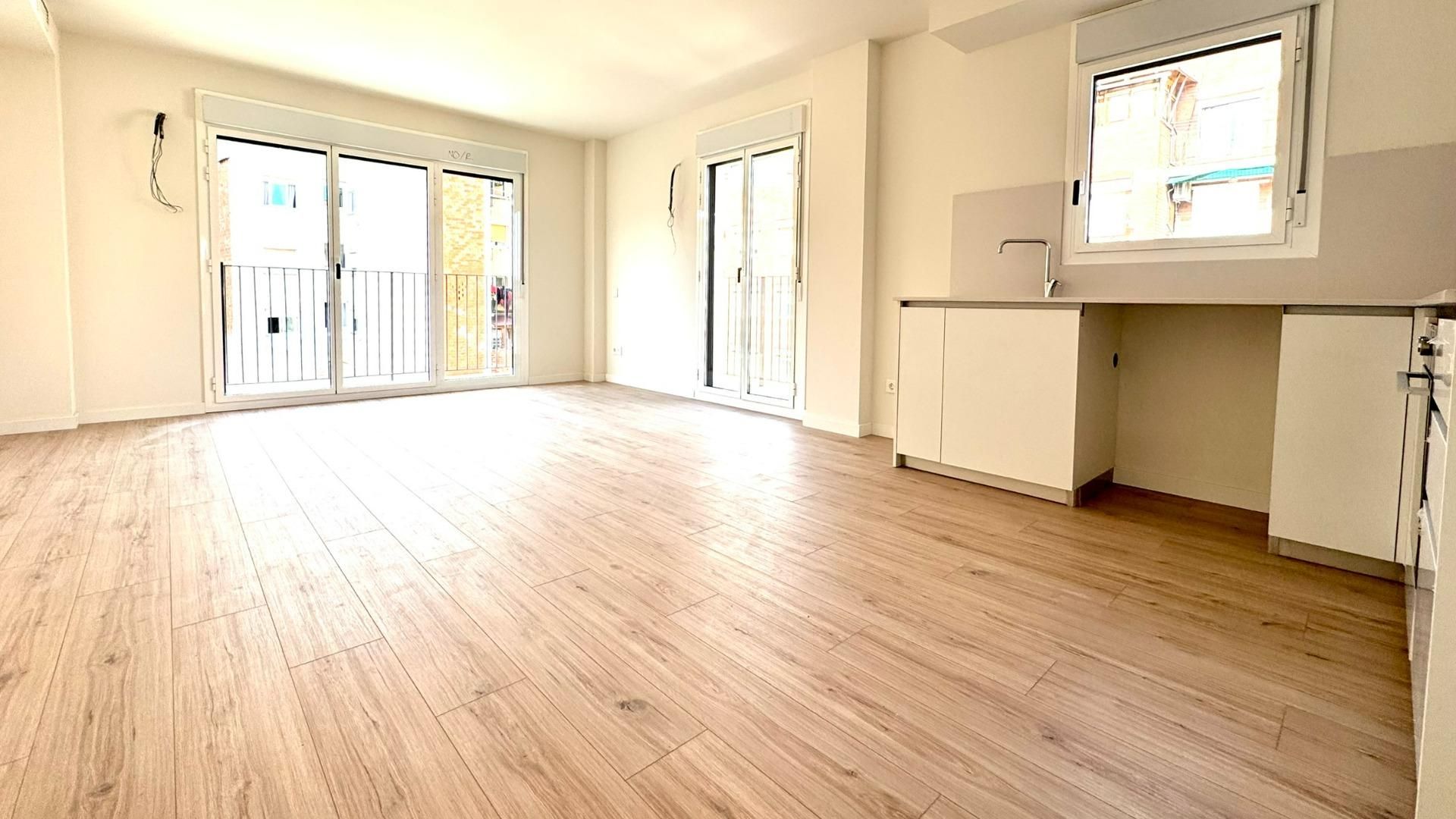 Vista exterior de Piso en venta en  Barcelona Capital con Parquet, Terraza y Balcón