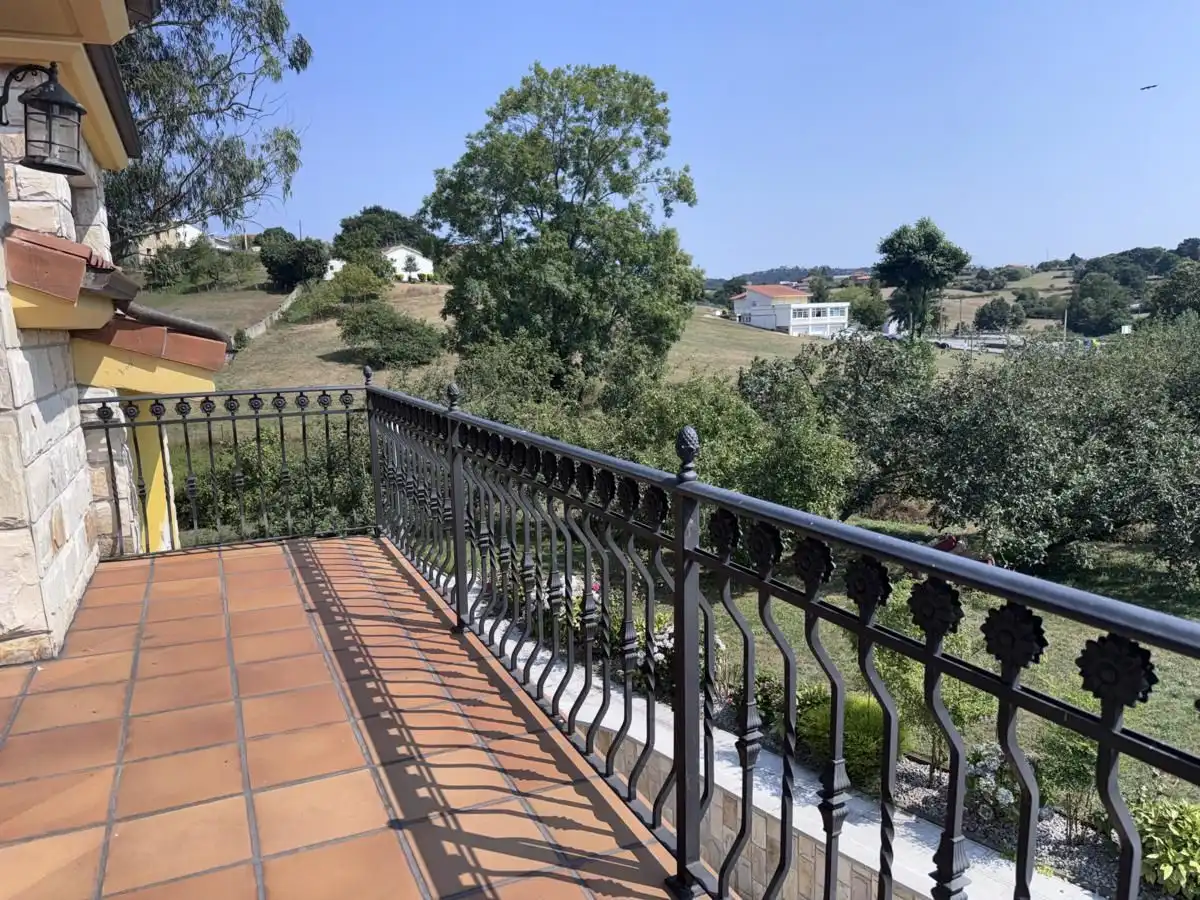 Terrassa de Casa o xalet en venda en Siero amb Calefacció, Jardí privat i Terrassa