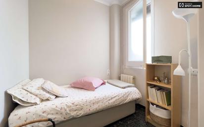 Flat to share in El Camp de l'Arpa del Clot