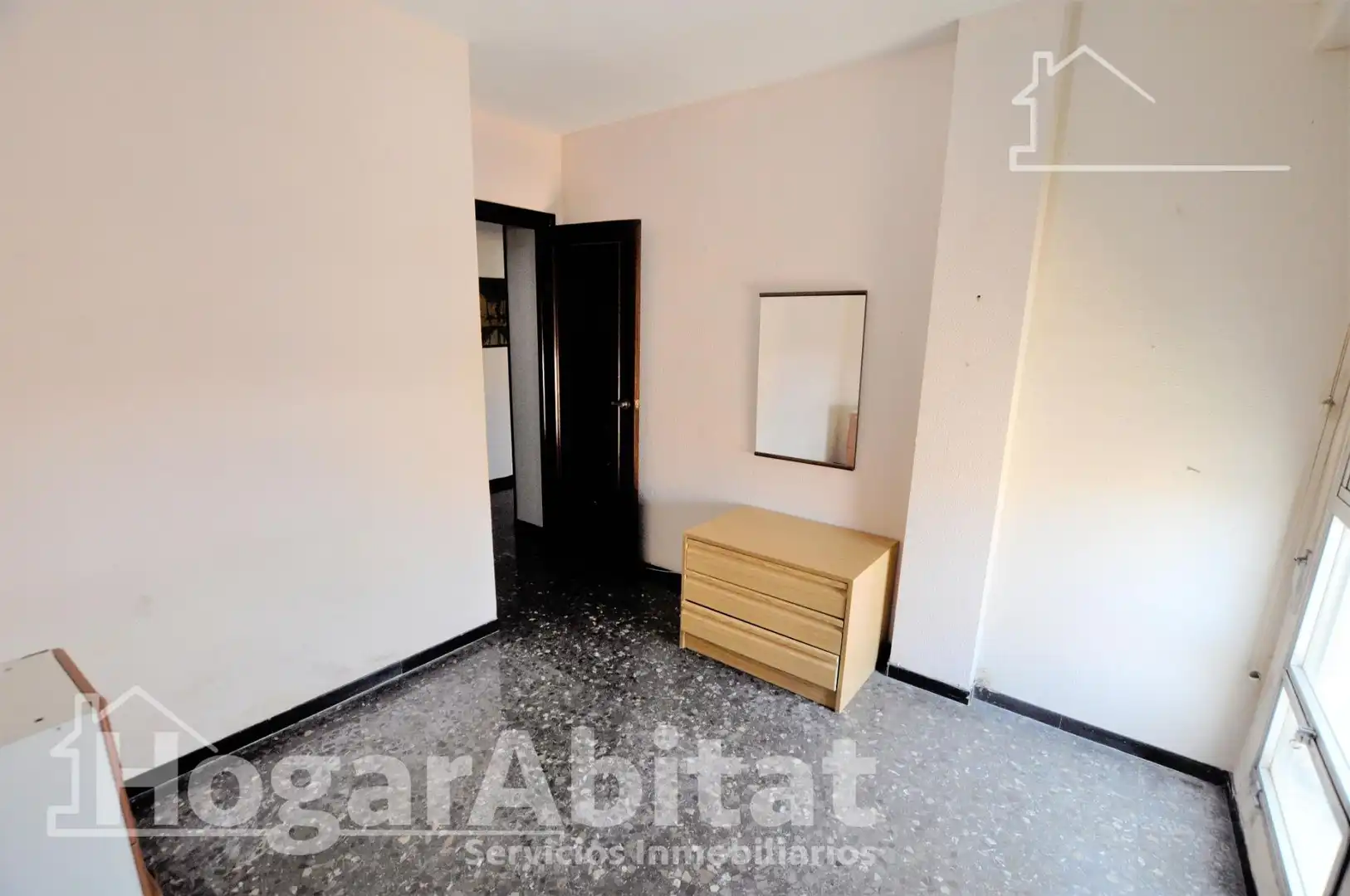 Habitación de Piso en venta en Valencia con Balcón