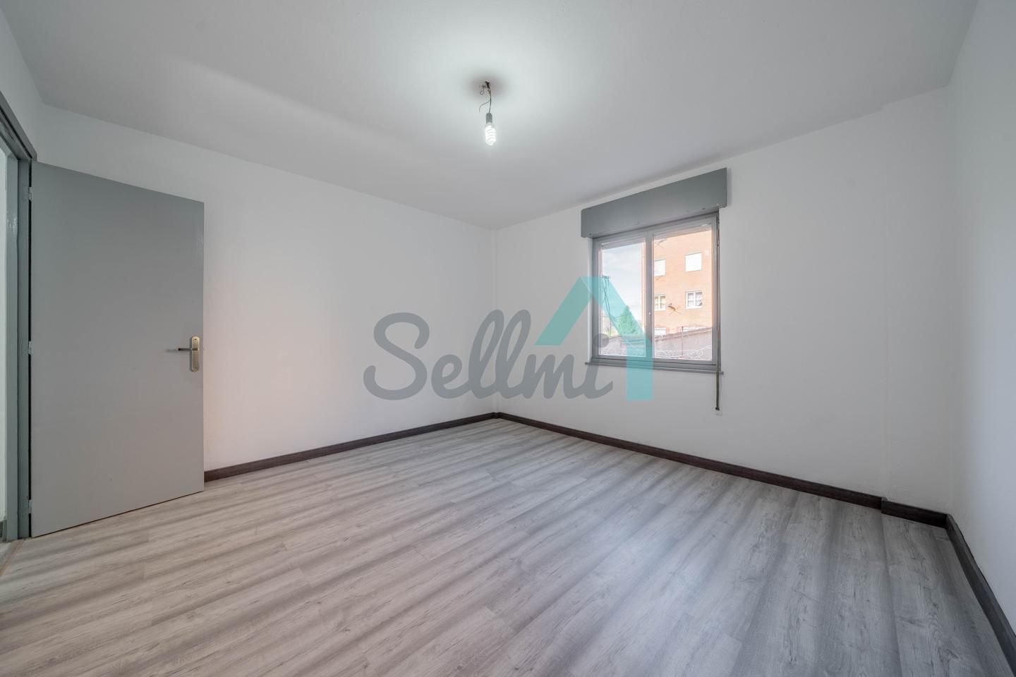 Bedroom of Flat for sale in Aller  with Terrace