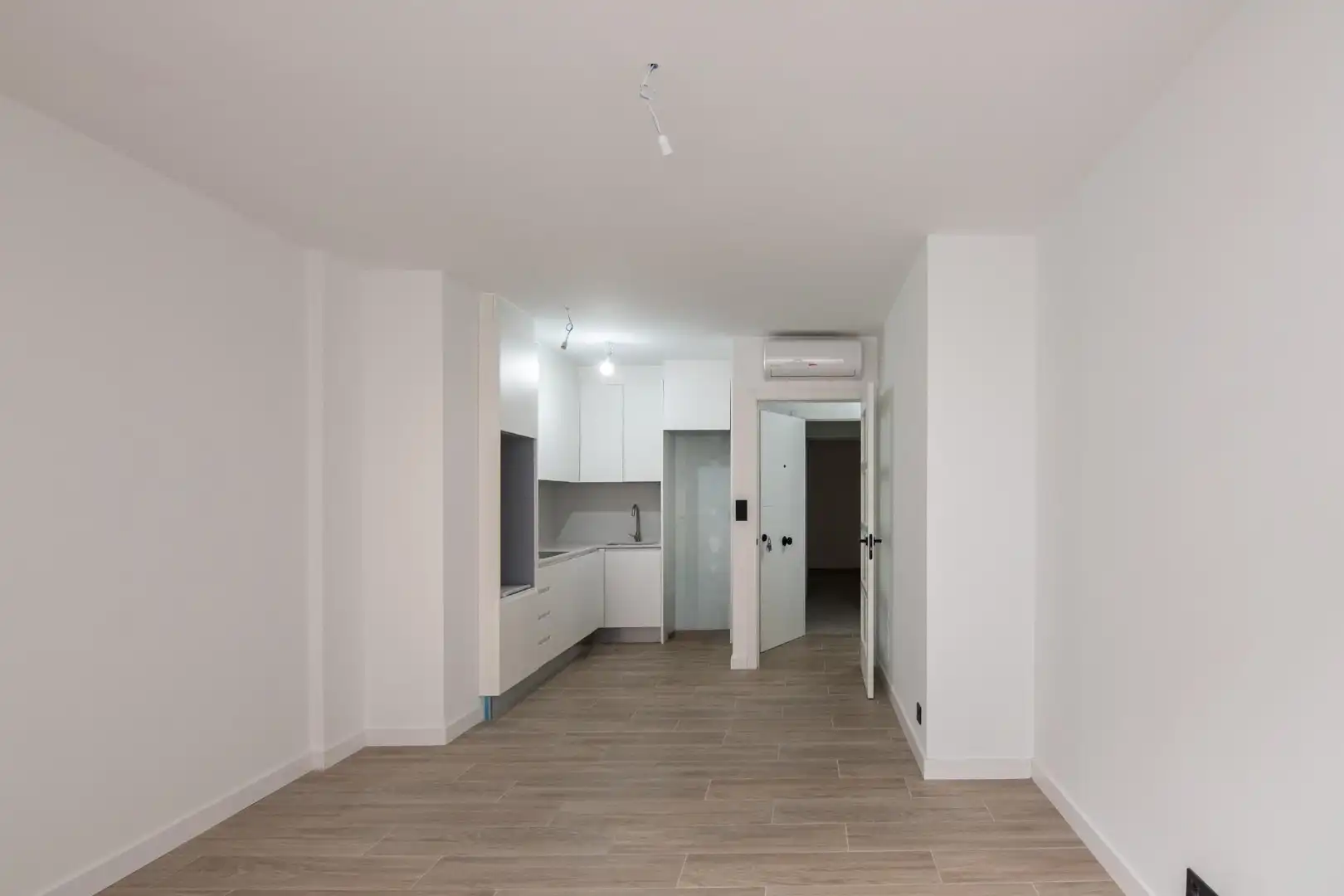 Piso en venta en A Coruña Capital  con Calefacción y Trastero