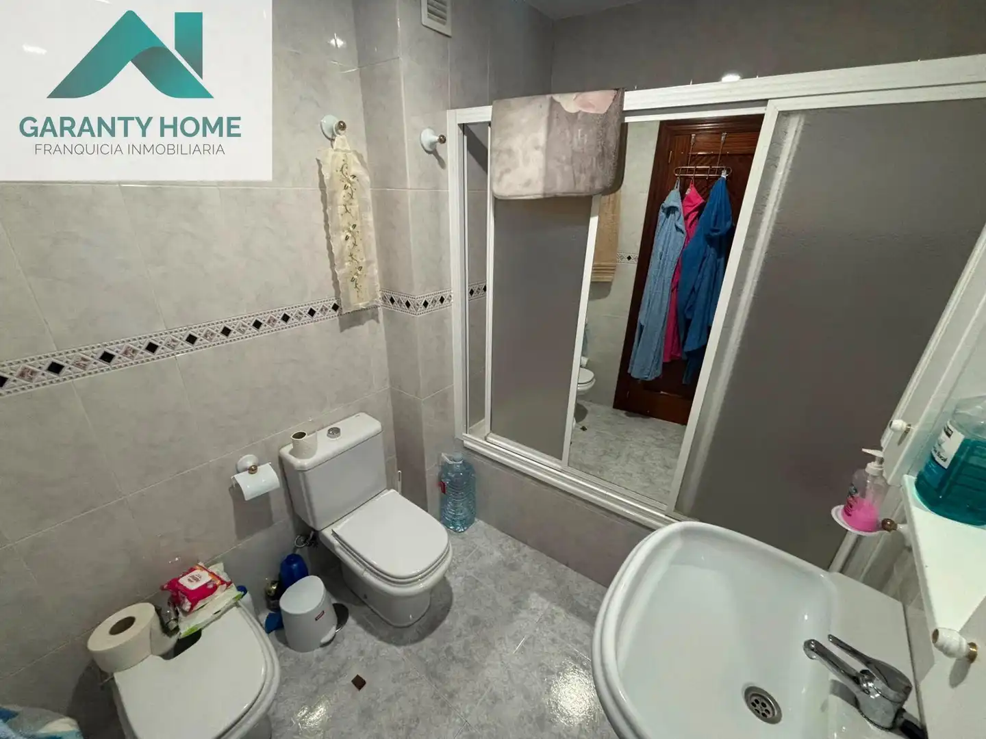 Baño de Piso en venta en Torredonjimeno con Amueblado y Balcón