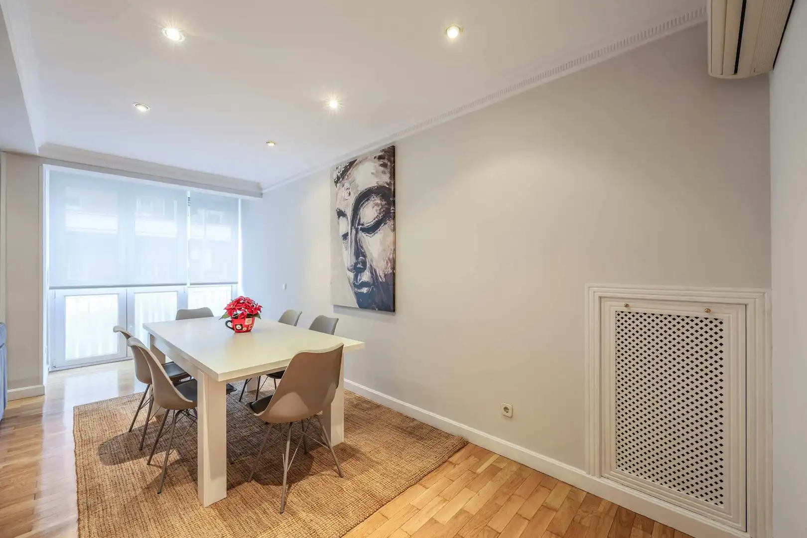 Comedor de Piso de alquiler en Madrid con Aire acondicionado, Calefacción y Amueblado