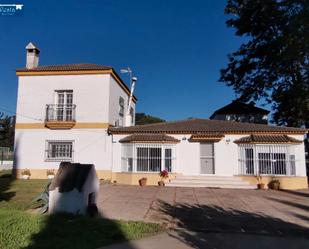 Vista exterior de Casa o xalet en venda en Jerez de la Frontera amb Aire condicionat, Calefacció i Jardí privat