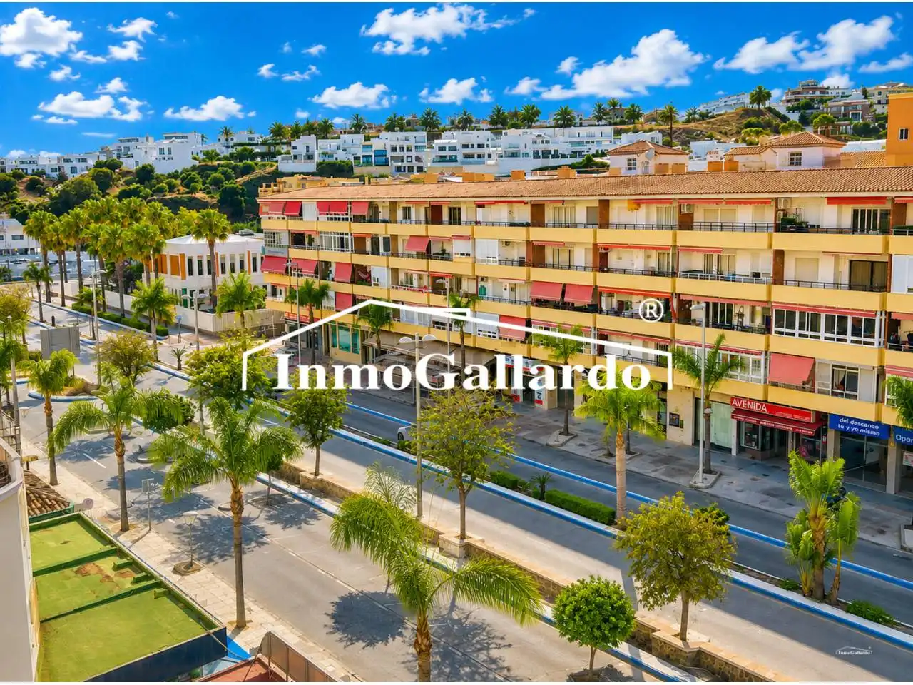 Vista exterior de Piso en venta en Vélez-Málaga con Calefacción, Terraza y Piscina comunitaria